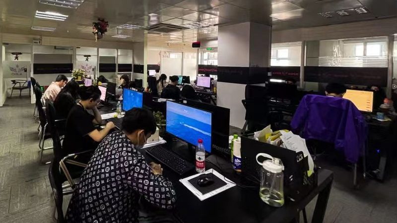 在选择拍摄公司时，要关注其资质和合规性。以下是一些需要考察的方面：