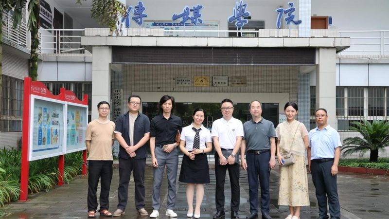 选择文化传媒公司时，要关注公司的资质和实力。以下是一些考察要点：